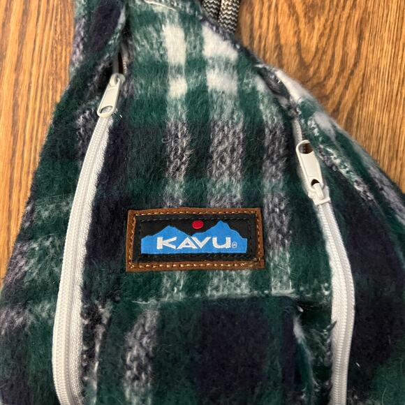 Kavu Rope Sling Bag Unisex Green Multi Flannel Plaid Adjustable Crossbody Strap - Picture 2 of 8
